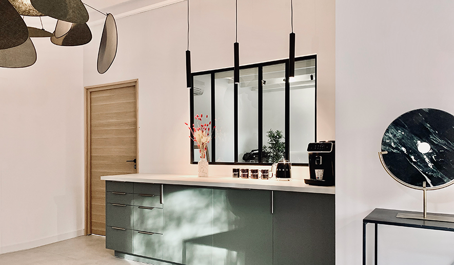 Découvrez nos deux open space et espaces de vie